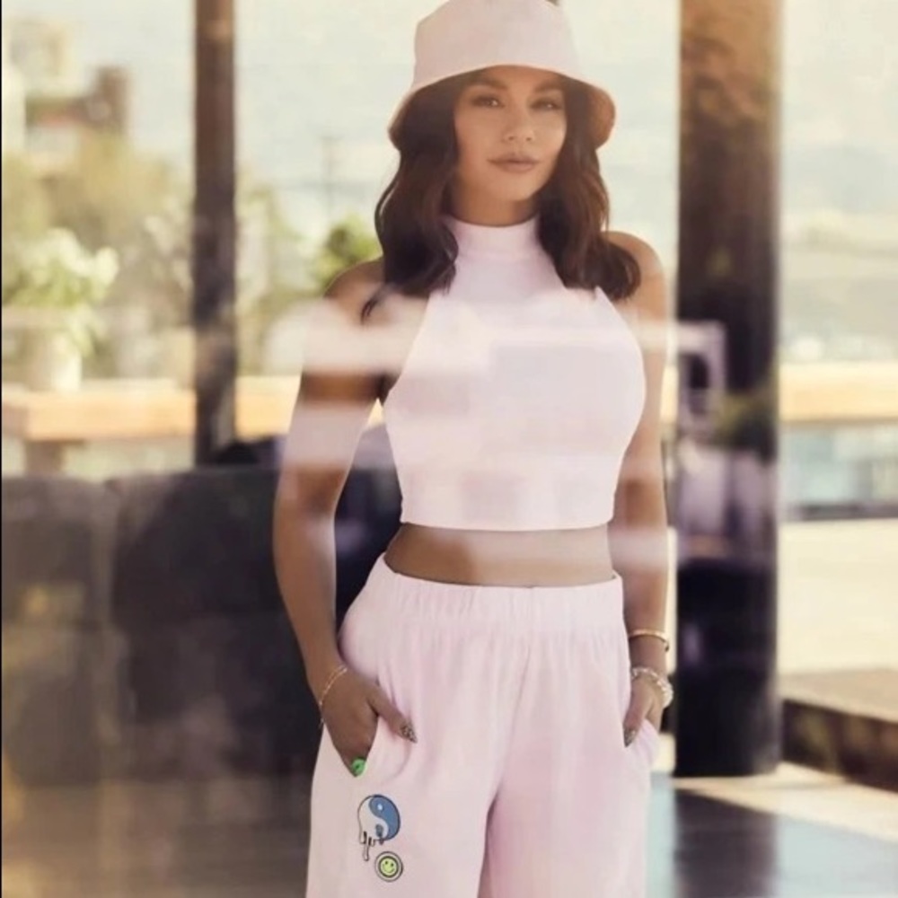 Fabletics—Good Vibes 2 piece set, Sun-daze— by Vanessa Hudgens NWT